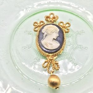 Gorgeous LJM Cameo Pendant